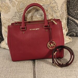 Michael Kors Medium Sutton - Cherry